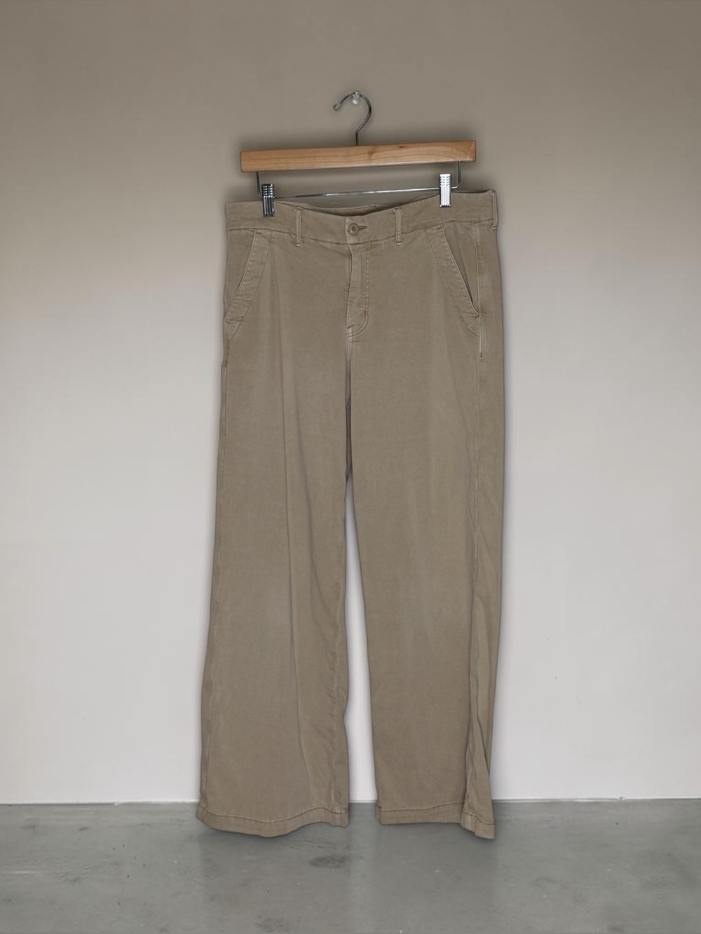 American Eagle Super High Rise Wide Leg Pleated pants, Khaki/Beige, Women Sz 12